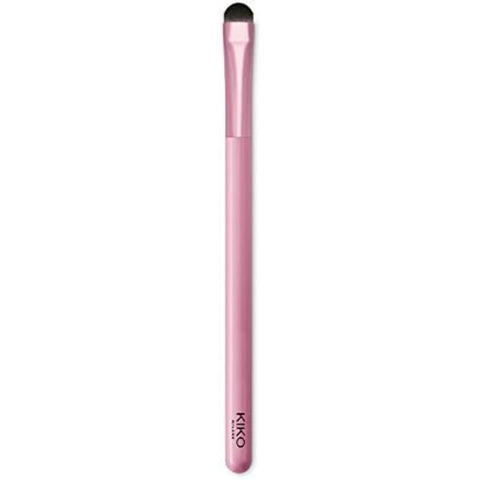 KIKO MILANO - Smart Smoky Brush 200 Eye contour brush with synthetic fibres for defined smoky blending KIKO MILANO - Smart Smoky Brush 200 Eye contour brush with synthetic fibres for defined smoky blending