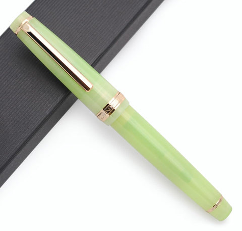 JINHAO 82 Fountain Pen (Tender Green,Fine Nib 0.5mm) JINHAO 82 Fountain Pen (Tender Green,Fine Nib 0.5mm)