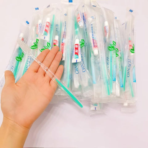 Generic Green Color Adult Reusable Manual Toothbrush 0.1O.Z Mini Toothpaste Dental Kit for Hotel Tourism Camping Pack of 20