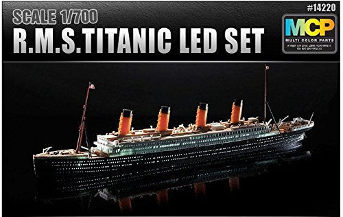 1/700 R.M.S TITANIC LED SET [Multi-Colored Parts] / Academy Model Kit