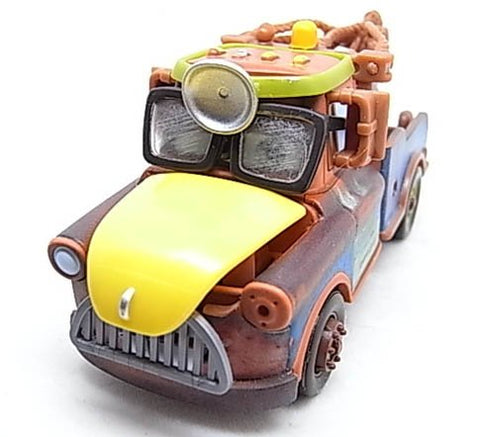 Disney / Pixar CARS TOON 155 Die Cast Car Dr. Abschlepp Wagen
