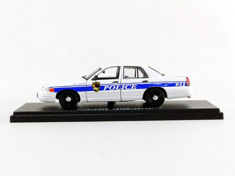 1:43 MacGyver (2016-Current TV Series) - 2003 Ford Crown Victoria Police Interceptor California Police (86520)