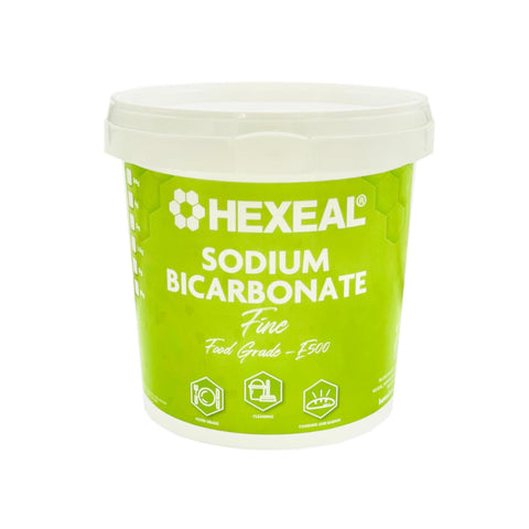 Hexeal 1kg Sodium Bicarbonate - 1kg Bucket of Food Grade Baking Soda for Cooking, Baking, Home Cleaning & Bath Bombs - Fine Powder, Deodorises & Removes Grime - FCC E500