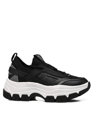 GUESS Women's Braydin Trainers, Black, 9.5 US