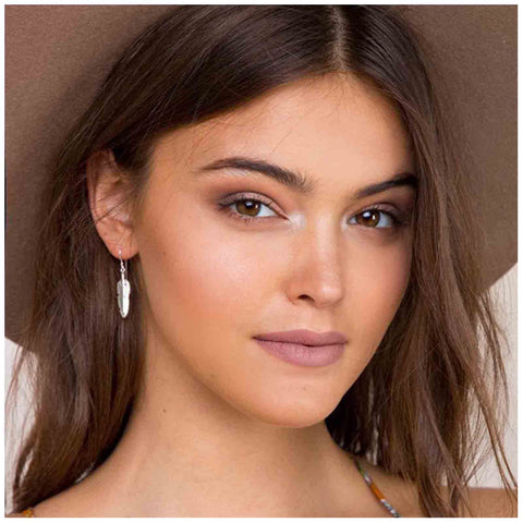 Yheakne Vintage Etched Feather Earrings Silver Feather Dangle Earrings Little Feather Charm Earrings Boho Earrings Jewelry for Women and Girls