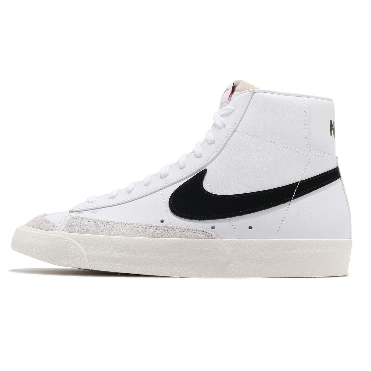 Nike Boy's Basketball Shoe, White Black, 3.5 Big Kid