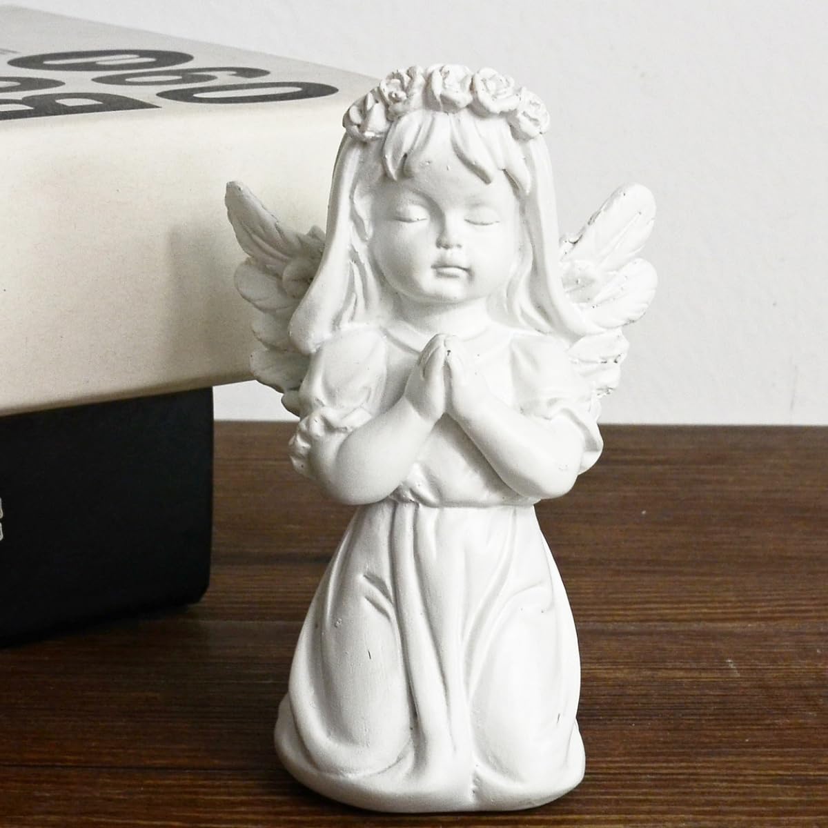 KARLOR Resin Angel Figures, Resin Angel Statue Angel Statue Angel Figure Sculpture, Art Ornament for Living Room Desk Bedside Table Wedding Decoration (Girls)