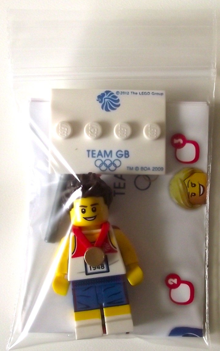 Lego Team GB Olympics Minifigures - Relay Runner Set #8909 (UK Exclusive)