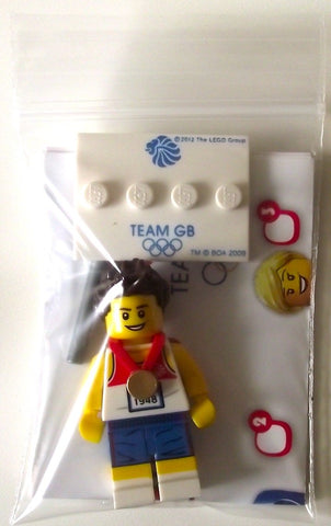 Lego Team GB Olympics Minifigures - Relay Runner Set #8909 (UK Exclusive)