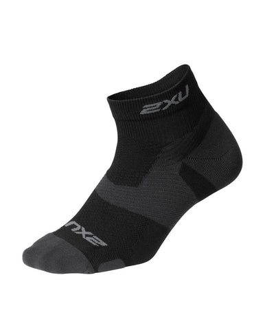 2XU Vectr 1/4 Crew Sock, Black/Titanium, Medium