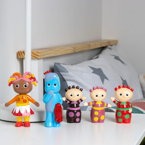 In The Night Garden Toy Figure Set, including, Igglepiggle, Upsy Daisy & the Tombliboos. Cbeebies TV Show. Toddler toys, Aged 18ms+. Includes 5 figures.