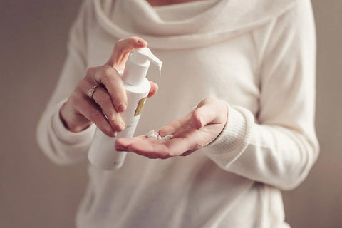 Pure Lakes Lavender & Chamomile Hand Lotion - Pump | Organic Hand Lotion with Lavender & Chamomile Essential Oils | Vegan Hand Lotion Made with Organic Ingredients | 250ml