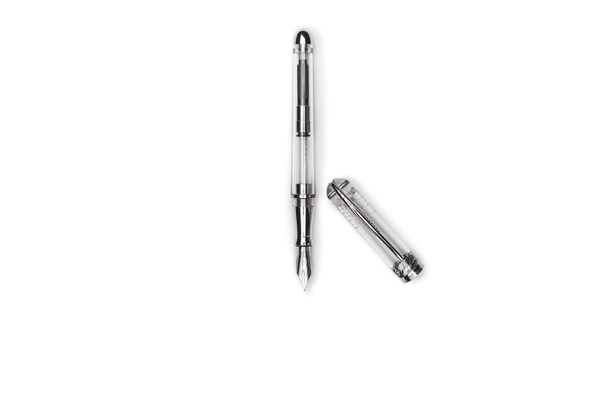 Pineider Avatar UR Demo Fountain Pen Clear M White
