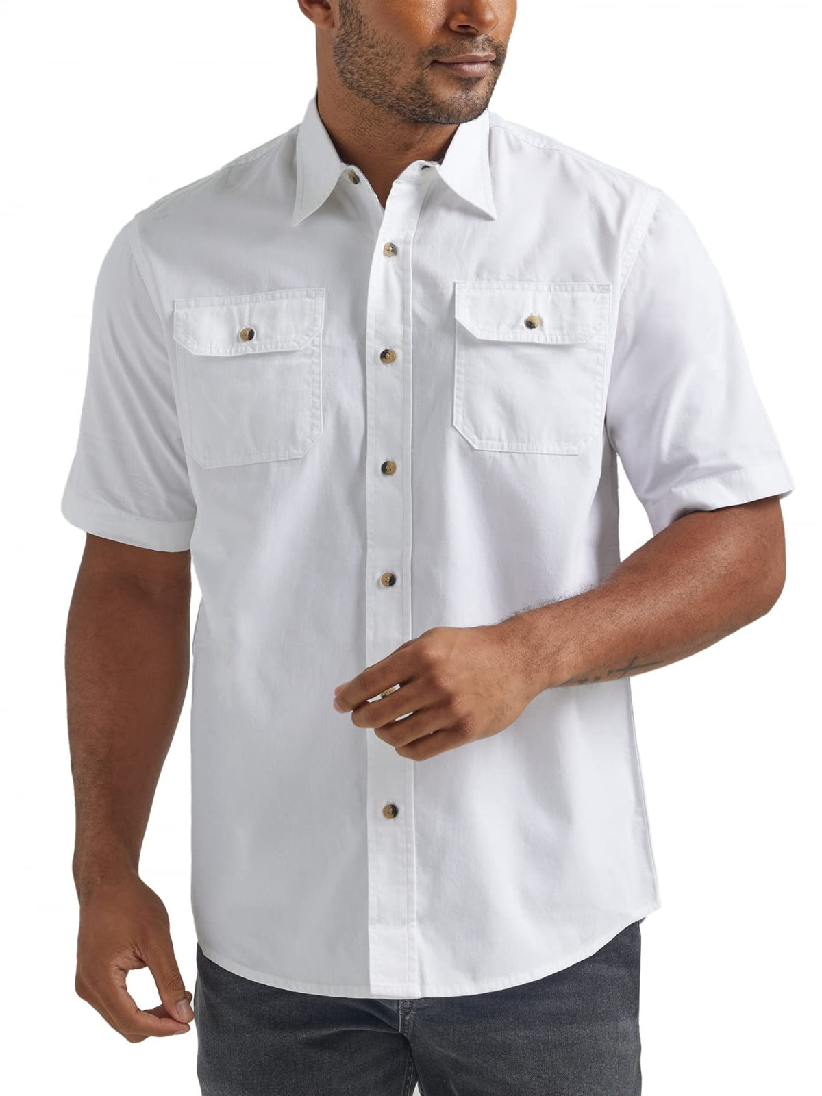 Wrangler Authentics Men's Short Sleeve Classic Woven Button Down Shirt, Bright White, M UK