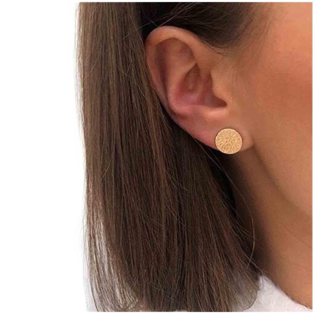 Yheakne Boho Disc Coin Studs Earrings Gold Hammered Coin Earrings Tiny Circle Earrings Studs Minimalist Geometric Earrings for Women and Girls Gifts