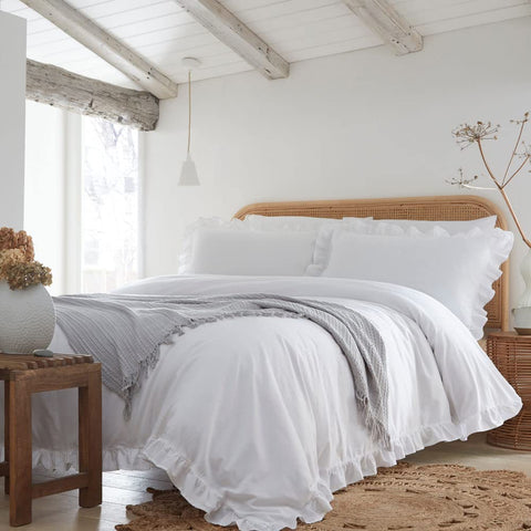 Appletree - White Frill Duvet Cover - King Bedding Size (230 x 220cm) - Soft 100% Cotton - 2 Pillowcases - Frilly Bedding - Ruffle Duvet Cover in White - White Ruffle Bedding - White Bedding