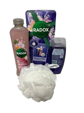 Radox Relax & Soak Set Bath Essentials for Ultimate Relaxation