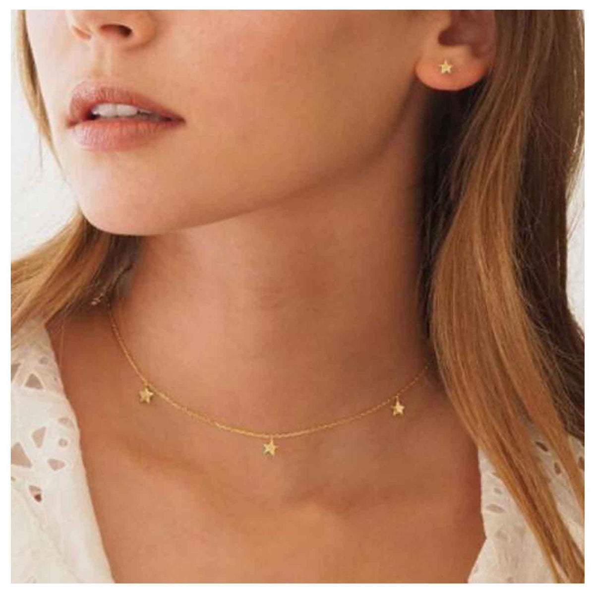 Yheakne Boho Star Choker Necklace Gold Dangle Star Necklace Minimalist Collar Necklace Tiny Dangle Necklace Chain Jewelry for Women and Girls