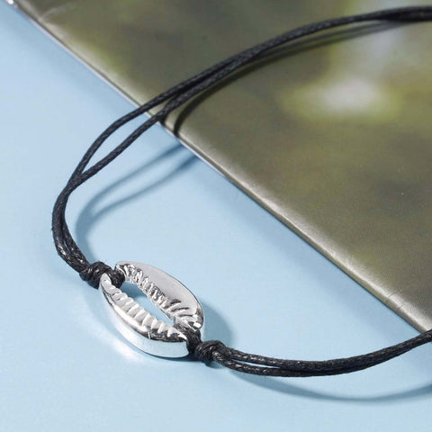 Yheakne Boho Layered Suede Choker Necklace Black Leather Shell Necklace Silver Sea Shell Necklace Short Minimalist Collar Necklace Chain Jewelry for Women and Girls Beach Lover Gifts