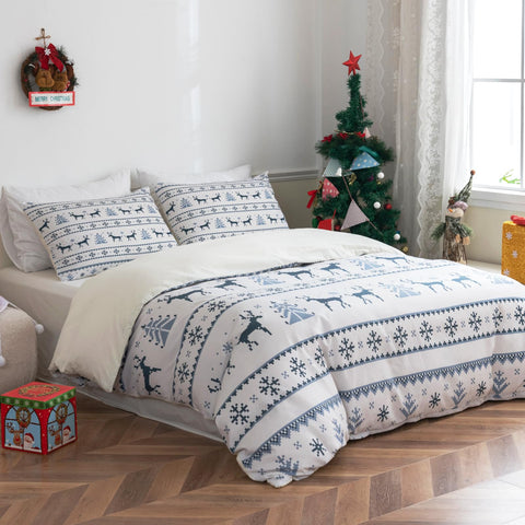 Tokokimo Christmas Bed Linen, 200 x 200 cm, Delicate and Fun Elk and Snowflake Cartoon Pattern, 3-Piece Bedding Set with 2 x Pillowcases with Zip (80 x 80 cm), Blue
