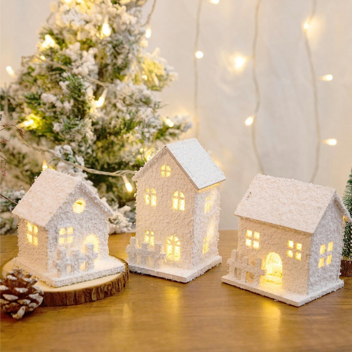 MeYuxg Mini Christmas House Illuminated White Christmas Decoration, Pack of 3 LED Christmas Village Light Houses Light House Wooden Tea Light House Small Windowsill Winter Indoor Decoration Christmas