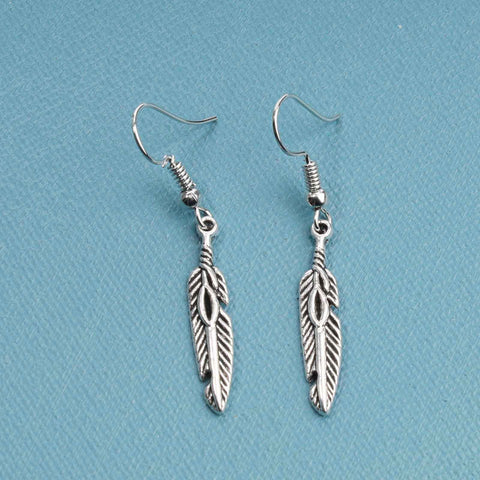 Yheakne Vintage Etched Feather Earrings Silver Feather Dangle Earrings Little Feather Charm Earrings Boho Earrings Jewelry for Women and Girls