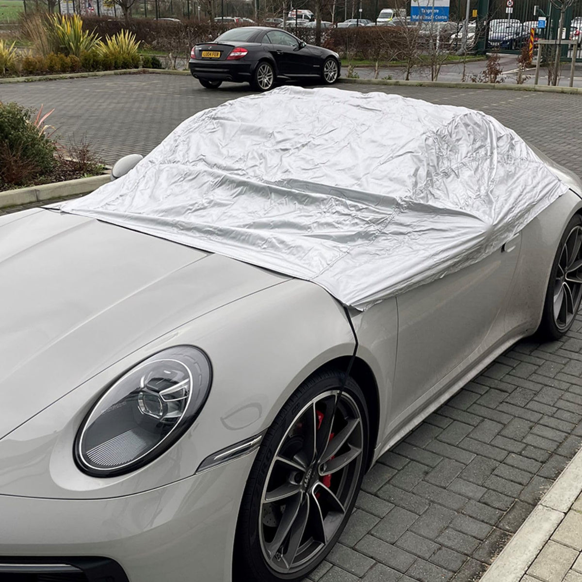 Simply CTC3 Large Water-Resistant Car Cover with Elasticated Secure Fit - Protection Against Frost, Tree Sap, Dust and More - Universal Fit for Most Vehicles - 290cm x 150cm x 50cm
