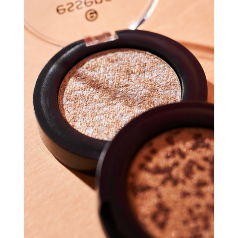 essence Soft Touch Eyeshadow, No. 09, Orange, Long-Lasting, with Vitamins, Instant Result, Vegan, Waterproof, Pack of 1 (2 g), made in Italy [italian import], 09 - Apricot Crush