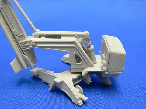 Aoshima Models 1/20 Ohsumi First Japanese Satellite and 1/150 Lambda Launch Vehicle