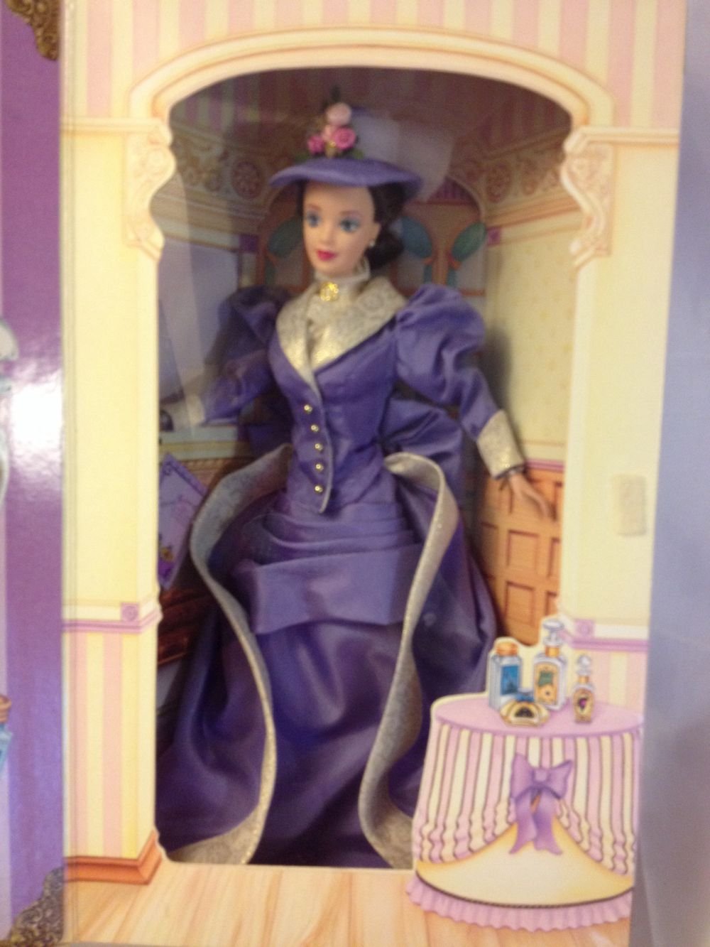 Mattel Barbie 1997 Avon Exclusive Barbie as Mrs. P.F.E. Albee