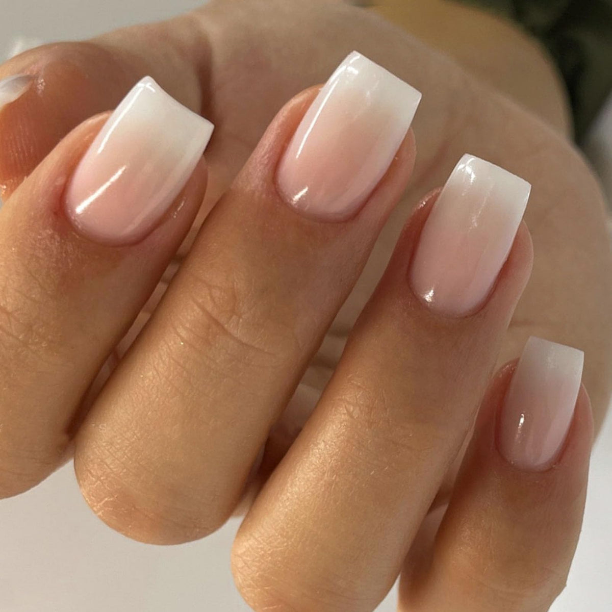 DMQ Press On Nails, 24Pcs Pink Gradient French Tip False Nails, Square Fake Nails Short, Glossy Removable Glue on Nails with Glue, Acrylic Full Cover Stick on Nails for Women Girl Manicure(Pink White)