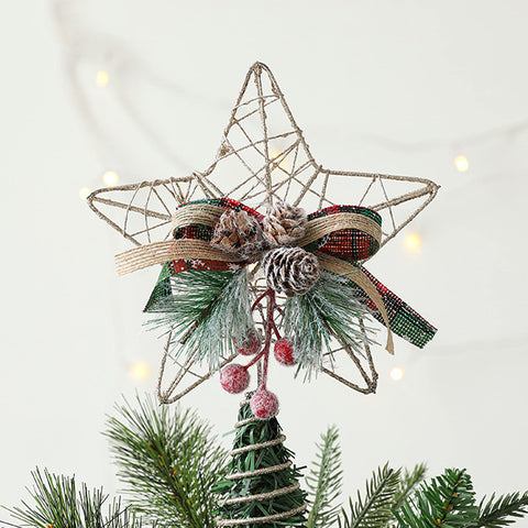 HANTURE Christmas Tree Topper Star Metal Glitter Star Tree Topper with Red Berries and Pine Branches Rustic Natural Treetop Ornaments for Home Shop Holiday tree Decor