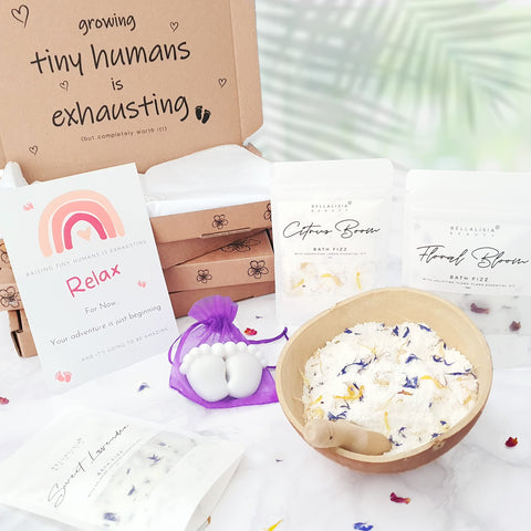 Bellalisia Baby Shower Gifts for Mum to be, New Mum Gifts, Natural Organic Vegan Handmade Bath Bomb Fizz Powder Set, Real Flowers + Pure Essential Oils, Women Pamper Hamper Presents for Her to Enjoy