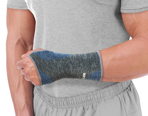 MUELLER 4-Way Stretch Premium Knit Wrist Support with Thermo Reactive Technology, Small/Medium, Black