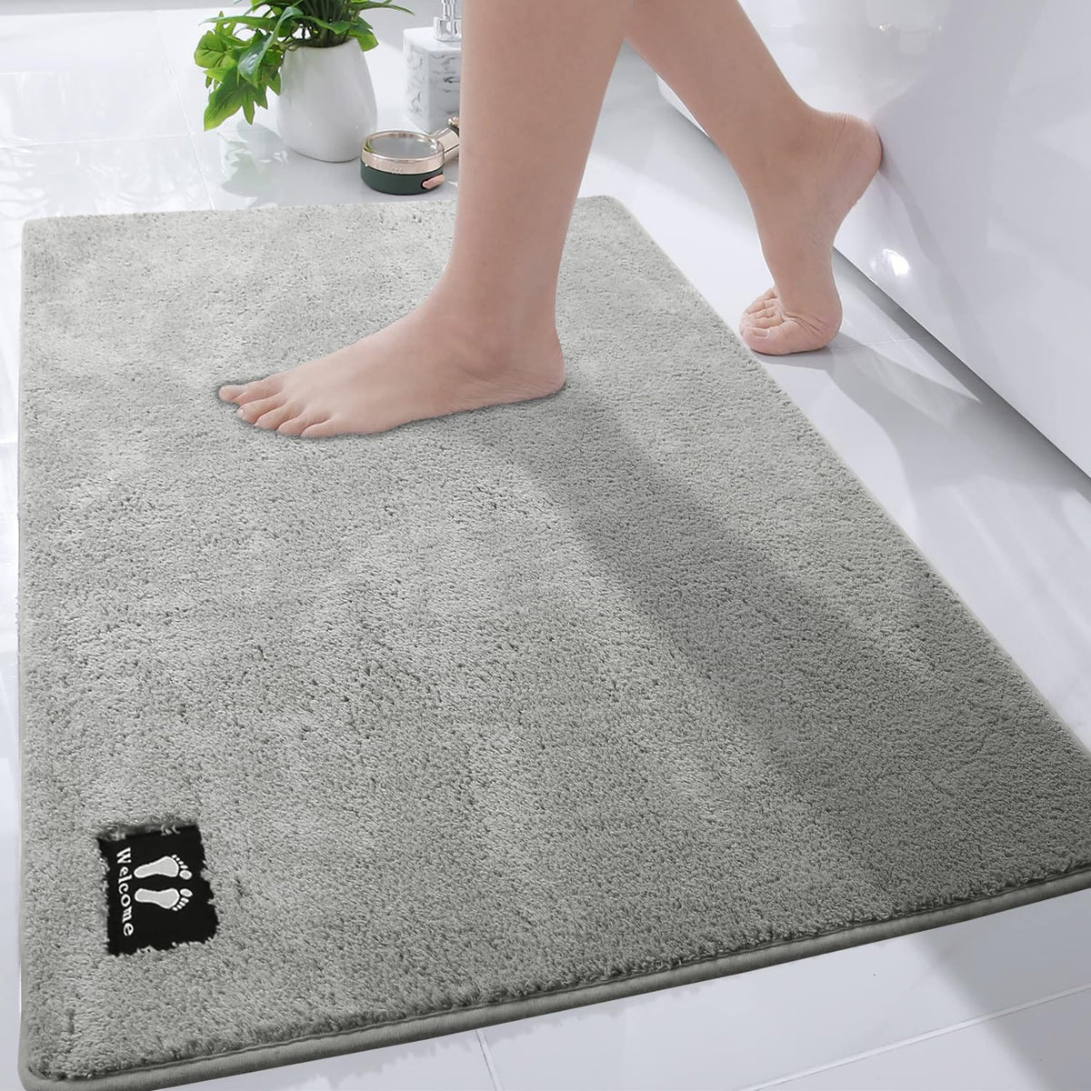 RTBQJ-AT Extra Large Bath Mat 120 x 80 cm Bathroom Mats, Non Slip Bath Mats for Bathroom, Microfiber Bathroom Rug, Machine Washable Absorbent Shower Mat, Light Grey