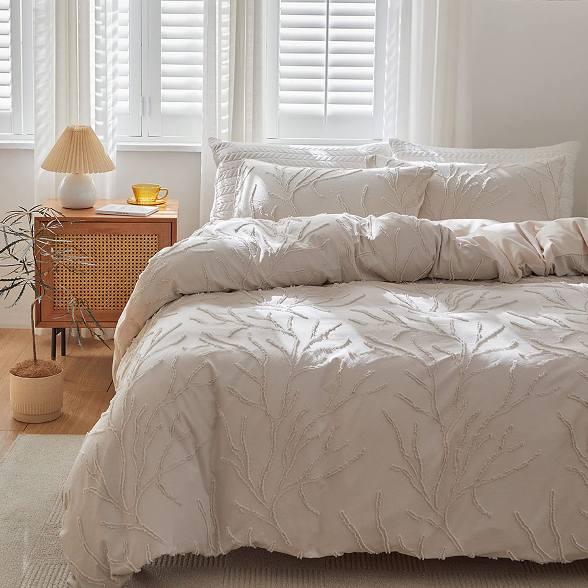 GETIYA Tufted Bed Linen 220 x 240 cm Unisex Adult Bed Linen Set with 2 Pillowcases 80 x 80 cm - Beige Floral Pattern Microfibre Duvet Cover and 2 Pillowcases - 3 Piece Set