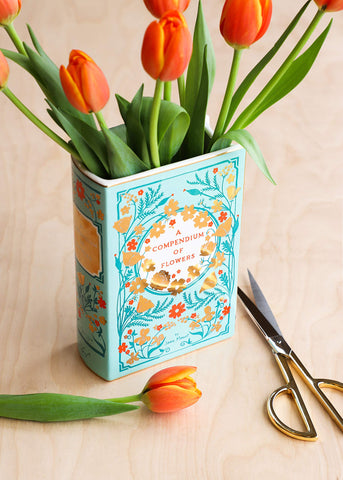 Bibliophile Ceramic Vase: A Compendium of Flowers: A Compendium of Flowers (Flower Vase, Ceramic Vase for Book Lovers, Gift Idea for Book Lovers)