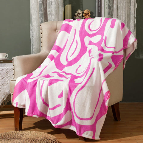 Frienda Preppy Throw Blanket Pink Smile Face Blanket Cute Flannel Soft Blanket Plush Fuzzy Pink Blanket Preppy Bedding Stuff for Dormitory Living Room 50" x 60"(Hot Pink Distort Smile Face)