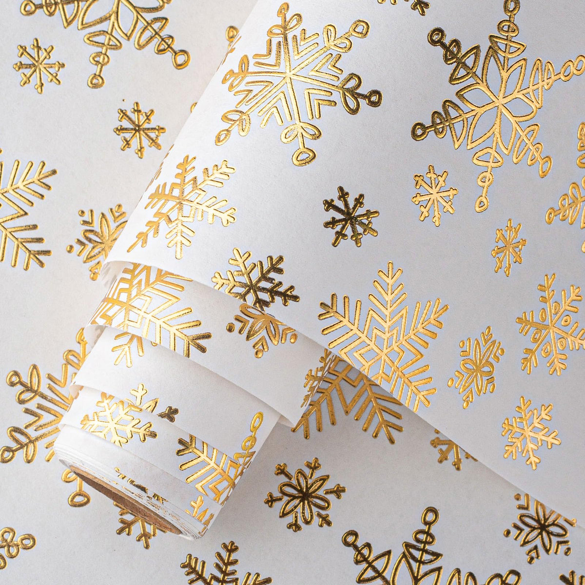 Homeral Christmas Wrapping Paper Roll - 46.8sq.ft. 3D Embossed Gold Foil Snowflakes for Christmas, Winter Holiday, Party, New Year Celebration- 17in x 33ft