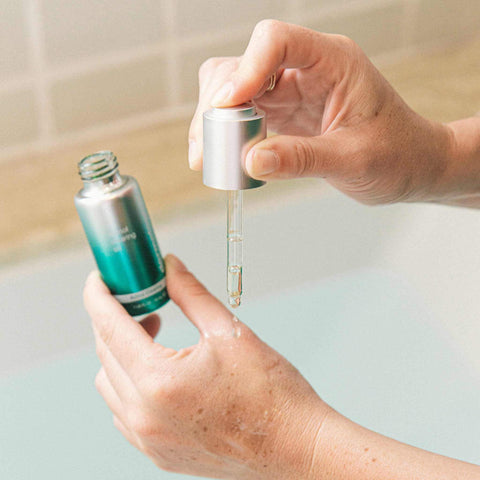 Dermalogica Retinol Clearing Oil Face Serum with Salicylic Acid - Anti-Aging Acne Treatment That Delivers Clearer, Vibrant Skin by Morning, (1 Fl Oz)