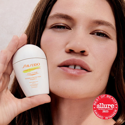 Shiseido Urban Environment Vita-Clear Sunscreen SPF 42-30 mL - Invisible Formula with Vitamin C - No-Shine, Makeup Effect for 8 Hours - Non-Comedogenic