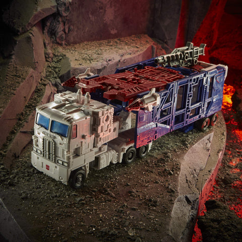 Transformers Toys Generations War for Cybertron: Kingdom Leader WFC-K20 Ultra Magnus Action Figure - Kids Ages 8 and Up, 7.5-inch