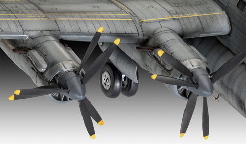 Revell 03873 Avro Shackleton MR.3 (1:72 Scale) Model Kit, Grey