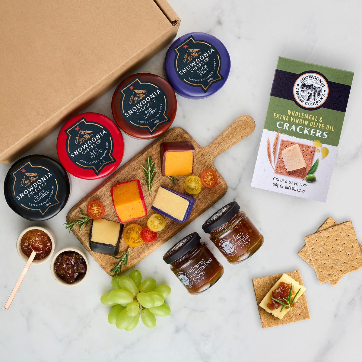 Snowdonia Cheese Company | Cheese, Chutney & Cracker Gift Box | 4 Luxury Snowdonia Cheeses, 2 Snowdonia Crafted Chutneys & Wholemeal Crackers