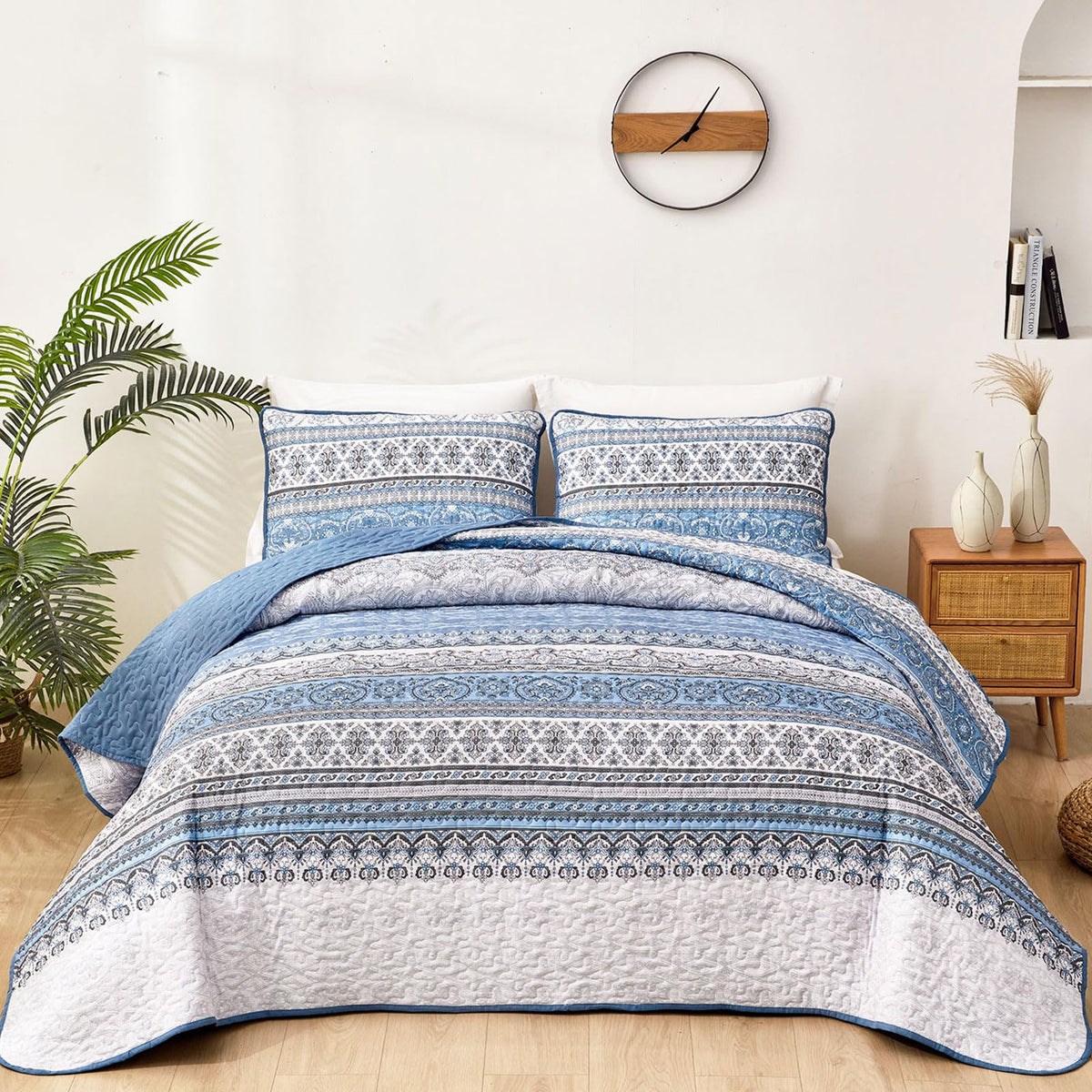 WONGS BEDDING Boho Queen Quilt Set, Light Blue Bohemian Queen Quilt Bedding Set, Lightweight Microfiber Bed Decor Bedspread for All Season 96"x90"(3 Pieces)