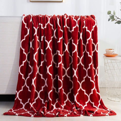 Elegant Comfort Luxury Velvet Super Soft Christmas Prints Fleece Blanket-Holiday Theme Home Décor Fuzzy Warm and Cozy Throws for Winter Bedding, Couch and Gift, 50 x 60 inch, Quatrefoil Red