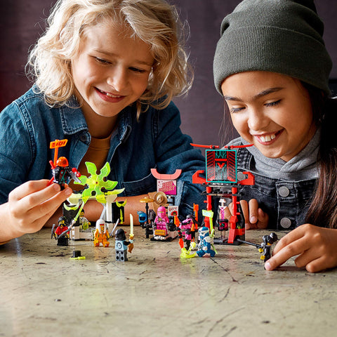 LEGO NINJAGO GamerÃƒÂ¢Ã¢â€šÂ¬Ã¢â€žÂ¢s Market 71708 Ninja Market Building Kit (218 Pieces)