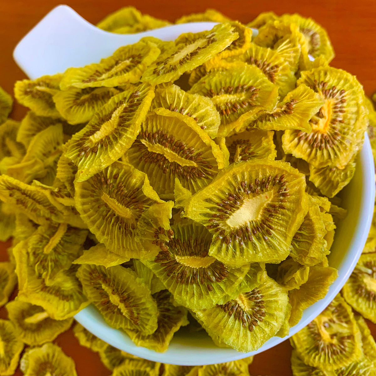 Sensafruit -Dried Kiwi ??- NO PEEL| 100% NATURAL | NO SUGAR ADDED, UNSULFURED | Gluten Free | Perfect snack for your family | Direct Producers | Wholesale | Slices | 2 Zipper bags x1.41 Oz (2.8 Oz)