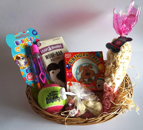 Paradise Pets GIFT WRAPPED DOG BIRTHDAY PARTY PACK WITH CARD CAKE BUBBLES CHOC & POPCORN