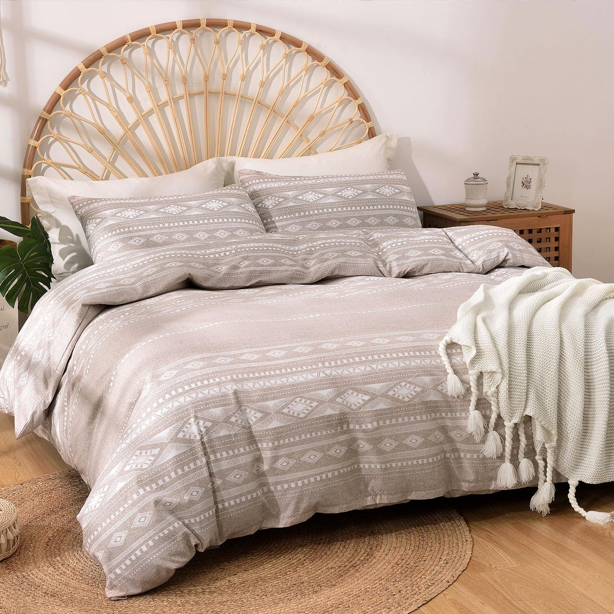 Tokokimo Double Duvet Cover, 3-Piece Set, Bed Linen Set - 220 x 240 cm Cover With 2 Pillowcases 65 x 65 cm with Zips - Bohemian Design Bedding Set, Adult Bed Duvet Cover - 220 x 240 cm, Khaki with
